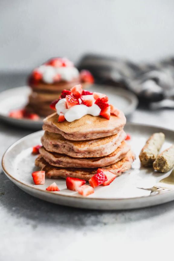Fluffy Strawberry Pancakes