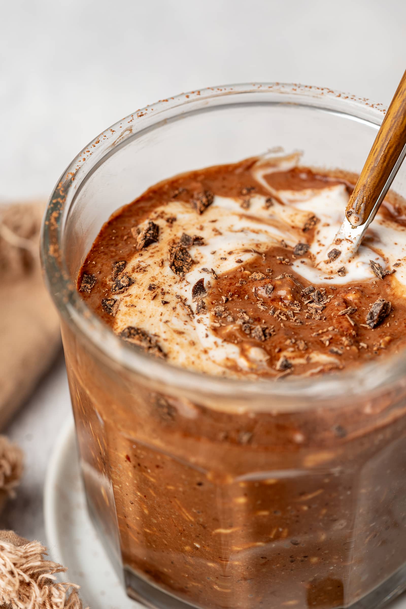 Chocolate Lovers! Try These Brownie Batter Overnight Oats for a Sweet Start!