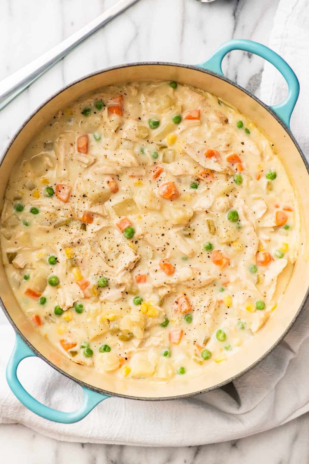 Easy Creamy Chicken Pot Pie Soup