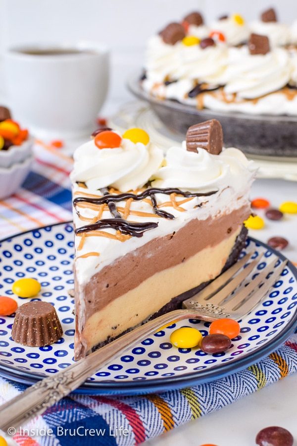 Decadent Layered Chocolate and Peanut Butter Pie with Cookie Crust