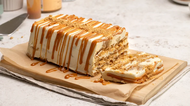 No-Bake Caramel Apple Cake